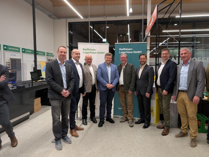 Gerhard Langenau (RWA), Thomas Weigl (RWA), Obmann Franz Hittinger, Bernhard Schröck und Josef Sieber, RWA-Vorstandsdirektor Christoph Metzker, RWA-Bautechnik-Leiter Robert Kehrer und Spartenleiter Dietmar Scholz