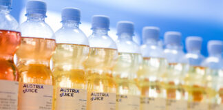 Austria Juice PET Flaschen mit Säften in einer Reihe