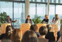 Erwin Hameseder, Angelika Hofer-Orgonyi und Annette Scheckmann diskutierten mit Sigrid Seebacher über Frauennetzwerke, Führung und Quoten.