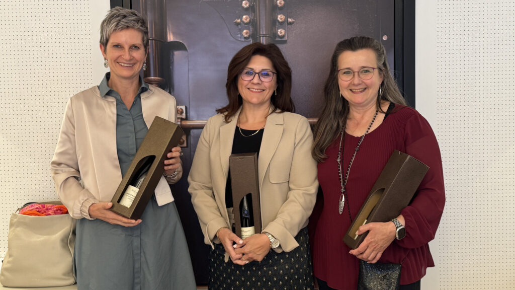Beirats-Vorsitzende Evelin David (Mitte) mit ihrer neuen Stellvertreterin Maria Neubauer (links) und ihrer bisherigen Stellvertreterin Doris Haidlen-Birnbaumer