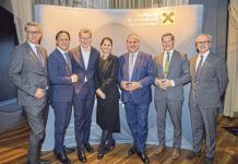Gruppenfoto von der Generalversammlung: Aufsichtsratsvorsitzender Werner Borns, Geschäftsleiter Johannes Jaindl, RLB NÖ-Wien-Vorstand Roland Mechtler, AR-Vorsitzender-Stv. Katharina Brier, Obmann des RRV NÖ-Wien Josef Pröll, Obmann Martin Minkowitsch und Geschäftsleiter Günther Harold