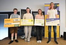 Die Gewinner des Lyrk-preises: Johannes Schweiger, Leonie Beninger, Josefine Eisner und Gregor Ott