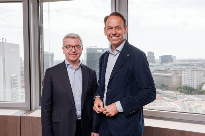 Michael Höllerer, Generaldirektor Raiffeisen NÖ-Wien, und UNIQA-CEO Andreas Brandstetter