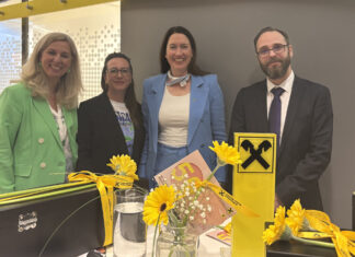 Daniela Uhlik-Kliemstein, Nicole Burtscher, Vorständin Elisabeth Strassmair und Martin W. Stamm
