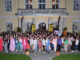 Gruppenfoto der Teilnehmerinnen vor dem Schloss