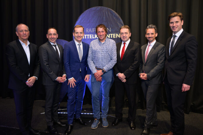 Gruppenfoto: Gerhard Kampitsch, Vorstand Roland Krall, Manfred Wilhelmer, Hans Wenzl, Franz Maier, Daniel Gradenegger, Nikolaus Primessnig