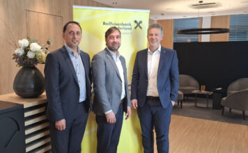 Markus Baur (Mitte) mit Aydin Aktas und Günther Hirschfeld
