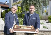 Die Geschäftsleiter Christian Proschak und Franz Pfeifenberger freuen sich über das gelungene Fest zum 100-jährigen Jubiläum.