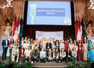 Gruppenfoto von der Abschlussveranstaltung von Sag's multi 2025
