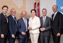 Gruppenfoto von der Verabschiedung: Norman Eichinger, Rudi Leitner, Franz Feichtinger, Dagmar Inzinger-Dorfer, Joachim Knoglinger und Reinhard Schwendtbauer