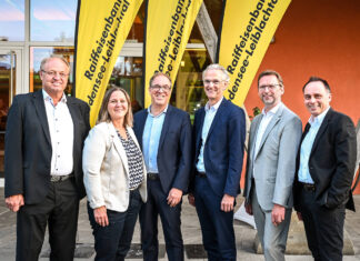 AR-Vorsitzender Elmar Rhomberg, Leiterin des Revisionsverbandes der RLB Vorarlberg Christine Höfle-Beyweiss, die Vorstände Gernot Uecker, Walter Sternath und Hubert Gieselbrecht sowie AR-Vorsitzender-Stv. Andreas Ascherl freuen sich über das positive Ergebnis.