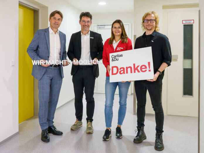 Caritas-Direktor Ernst Sandriesser, Roberta Striedinger und Mario Slamanig von der Caritas danken RLB-Kärnten-Vorstandsdirektor Gert Spanz (links) für die Unterstützung.