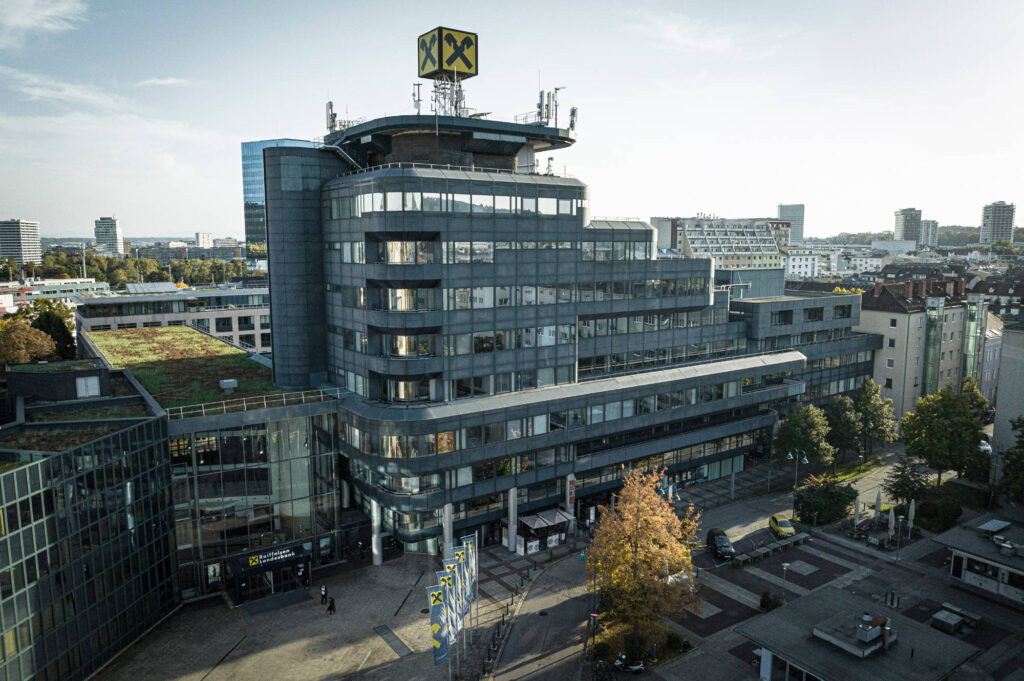 Außenansicht Stammhaus Raiffeisenlandesbank OÖ
