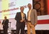 Renato Eggner und Flotte-Chefredakteur Stefan Schmudermaier bei der Preisverleihung