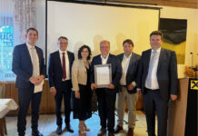 Gruppenfoto von der Generalversammlung der Raiffeisenbezirksbank Oberwart