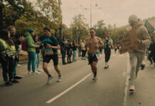 Julian Pichler (Mitte) ist begeisterter Läufer – hier beim Vienna City Marathon.