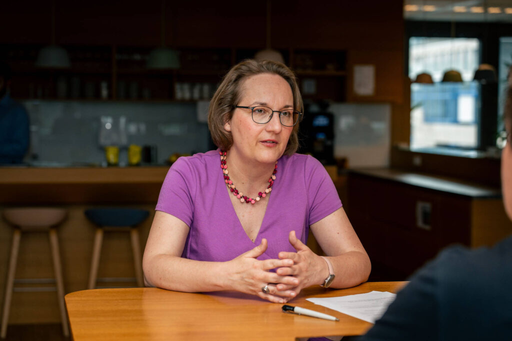 Sabine Macha im Interview