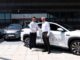 Danijel Dzihic (Geschäftsführung CCI Austria) und Alexander Schmidecker (CEO Raiffeisen-Leasing) schütteln Hände