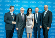 Gruppenfoto vom Salzburg Summit mit: IV-Generalsekretär Christoph Neumayer, Michael Höllerer (RLB NÖ-W), Silvia Grünberger (Agentur Grünberger und Partner), Heinz Konrad (RVS) und Reinhard Schwendtbauer (RLB OÖ)