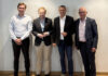 Gruppenfoto: Max Markfort (Invest AG), Patrick Wawricka (Invest AG), Bernd Bayer (Rolf Bayer Vacuumverpackung GmbH), Andreas Szigmund (Invest AG)
