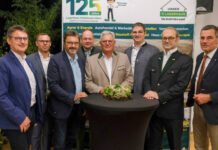 Landtagsabgeordneter Franz Linsbauer, Revisor Franz Leidler, Bürgermeister Gerhard Lentschig, Christian Gaggl, Johann Rohringer, Rudolf Grubauer, Johannes Schuster und Bezirkshauptmann Stefan Grusch