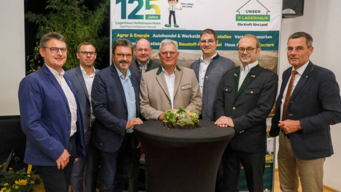 Landtagsabgeordneter Franz Linsbauer, Revisor Franz Leidler, Bürgermeister Gerhard Lentschig, Christian Gaggl, Johann Rohringer, Rudolf Grubauer, Johannes Schuster und Bezirkshauptmann Stefan Grusch