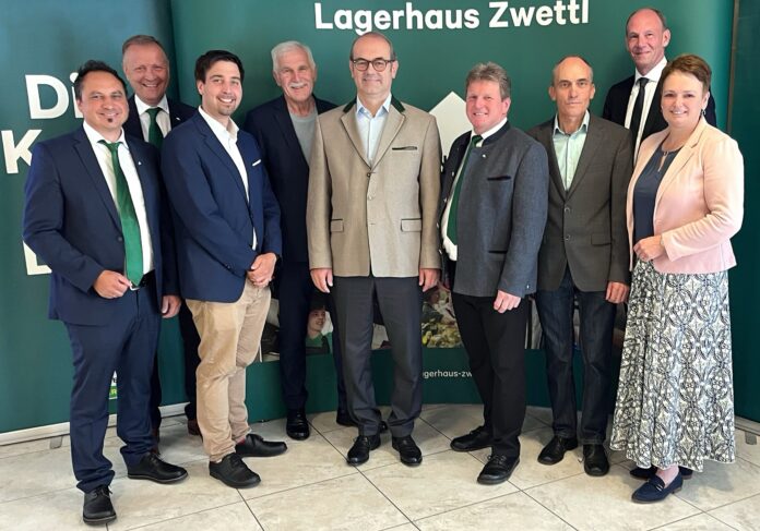 Gruppenbild der Generalversammlung 2025 des Lagerhauses Zwettl