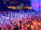 Blick in die Menge beim Mitgliederfest der Raiffeisenbank Region Amstetten