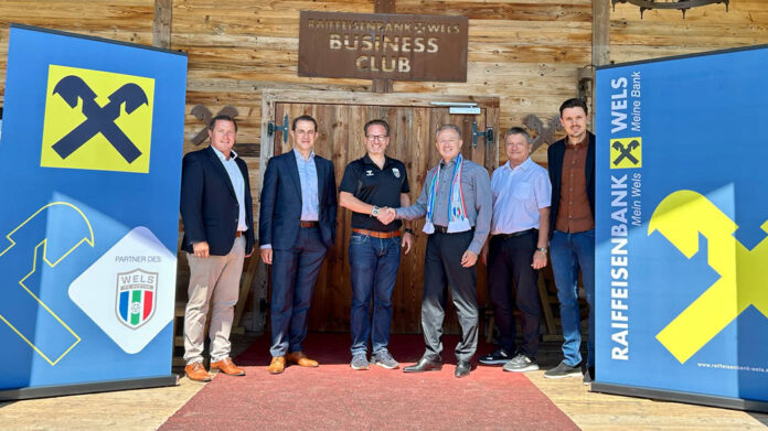 AR-Vorsitzender Roland Golger (Hertha Wels), Geschäftsleiter Michael Hag (RB Wels), Wolfgang Nöstlinger, Roland Hechenberger, Vizepräsident Alfred Huemer (Hertha Wels) und Marketingleiter Michael Mandlbauer (RB Wels)