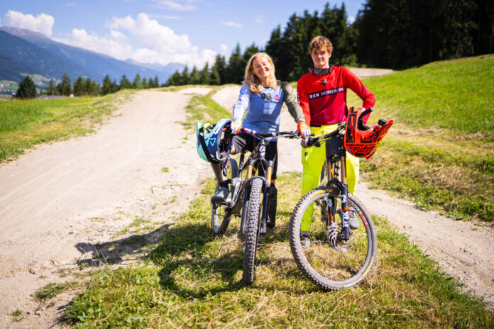 Christine Hofer von der Raiffeisen Werbung Tirol mit Moritz Waibl