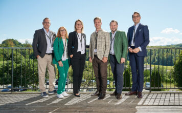 Dieter Aigner (GF Raiffeisen KAG), Karin Kunrath (CIO Raiffeisen KAG), Gabriele Kinast (Vorständin RLB Tirol), Florian Stryeck (Vorstand RLB Steiermark), Hannes Cizek (CEO Raiffeisen KAG) und Jens-David Lehnen (Leiter Institutionelles Geschäft Raiffeisen KAG