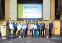 Gruppenbild einiger Absolventen