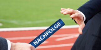 Symbolbild Nachfolge, Staffelübergabe