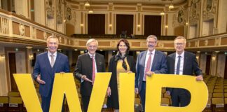 Erich Zauner, Wolfgang Schüssel, Karoline Edtstadler, Erwin Hameseder und Heinz Konrad feiern das Jubiläum.