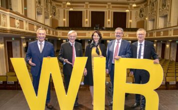 Erich Zauner, Wolfgang Schüssel, Karoline Edtstadler, Erwin Hameseder und Heinz Konrad feiern das Jubiläum.