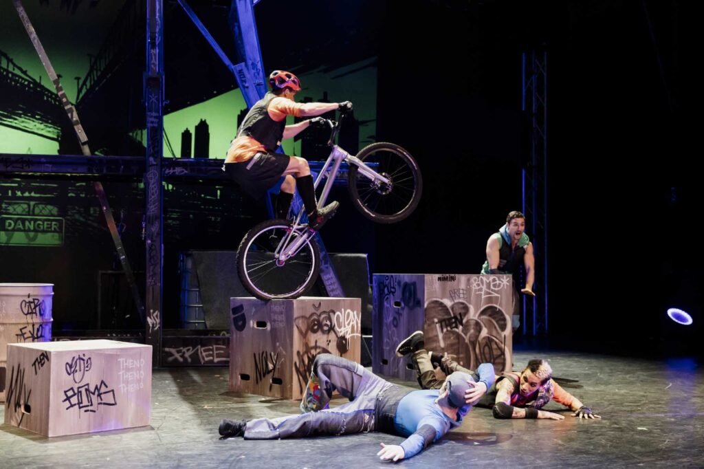 Akrobaten der Compagnie Cirque Éloize