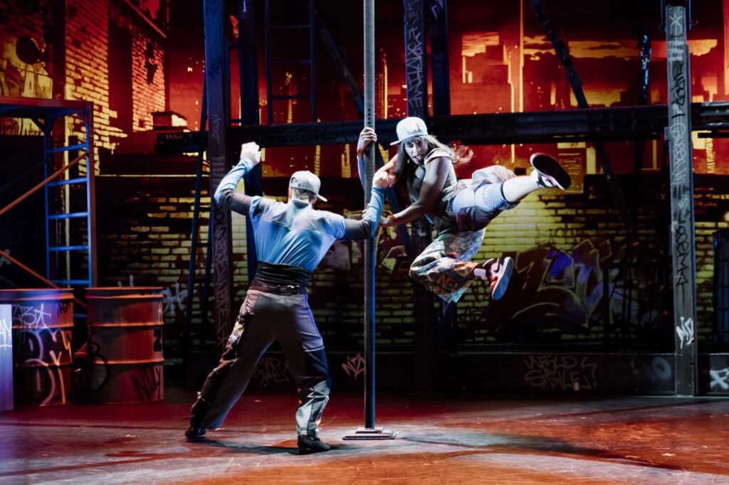Akrobaten der Compagnie Cirque Éloize