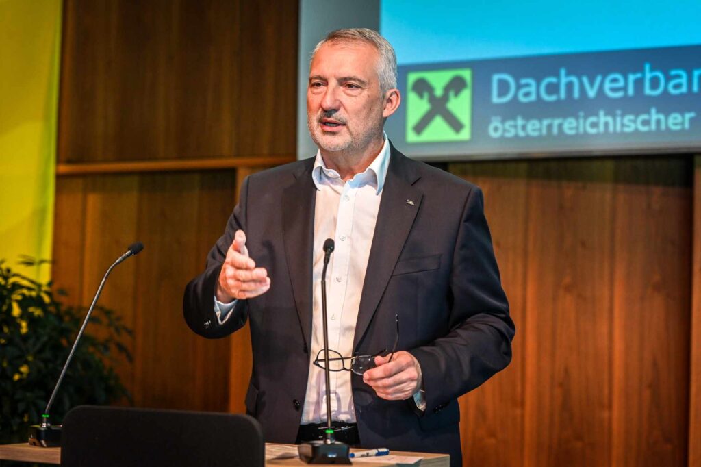 Andreas Weber bei der Dachverbandstagung 2025