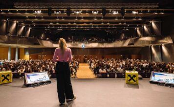 Blick von der Bühne in den Saal beim Future Talk 2025