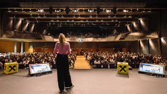 Blick von der Bühne in den Saal beim Future Talk 2025