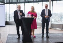 Generaldirektor Michael Höllerer, Moderatorin Sigrid Seebacher und Obmann Erwin Hameseder sehen trotz vieler Herausforderungen weitere Wachstumsmöglichkeiten.