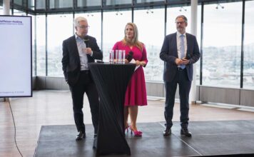 Generaldirektor Michael Höllerer, Moderatorin Sigrid Seebacher und Obmann Erwin Hameseder sehen trotz vieler Herausforderungen weitere Wachstumsmöglichkeiten.