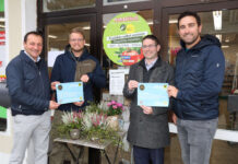 Sehr erfreut über die Kooperation zeigten sich der Vizebürgermeister der Marktgemeinde Kapelln Franz Rödl, Greißlerei-Obmann Stv. Alexander Hirschböck, Michael Hell, Obmann der RBR St. Pölten, und Greißlerei-Obmann Andreas Munk