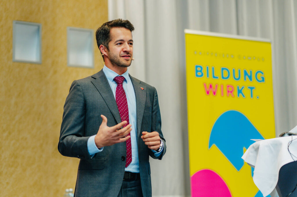 Der stellvertretende Wirtschaftsdelegierte Lukas Zitz beleuchtete die bilateralen Wirtschaftsbeziehungen.