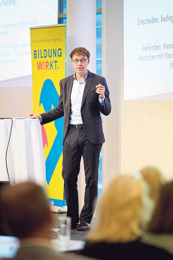 Philippe Merz erläuterte, wie Organisationen als tiefe Kraftquelle gestärkt werden können.