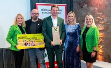 RNI Burgenland vergibt Nachhaltigkeitspreis 2025 Eva Fugger (2. von rechts) mit Vanessa Gollatz (Office Management), Jürgen Laschober (CMO), Michael Oberfeichtner (CEO) und Karin Oberfeichtner (Eventmanagement) von O.K. Energie Haus