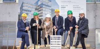 Hobex-CEO Michael Bratl, Irmtraud Königshofer, Geschäftsführerin Modelleisenbahn Holding GmbH, Hobex-CFO Karin Mitchell, RVS-Geschäftsleiter Andreas Derndorfer, Architekt Christian Story und der Geschäftsführer der Techno-Z Verbund GmbH Werner Pfeiffenberger beim feierlichen Spatenstich