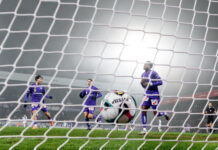 Mit einem Sieg in die Winterpause: Die Austrianer bejubeln das 3:1 gegen Sturm durch Kelvin Boateng (rechts).