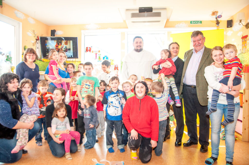 Herbert Stepic beim Besuch einer Sozialeinrichtung