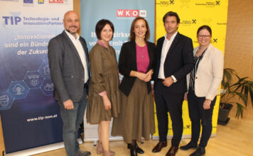 KI-Lösungen für Unternehmen WKNÖ-Obmann Martin Fürndraht, Sonja Laimer, Ana Simic, Jürgen Brandstötter und Andrea Lautermüller
